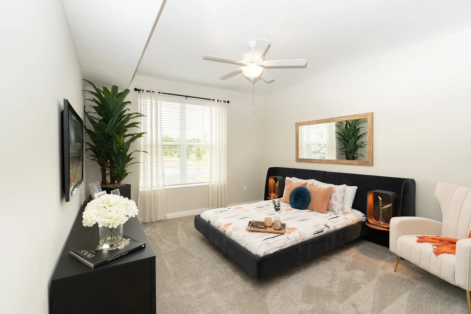 Orange Grand – photo 1