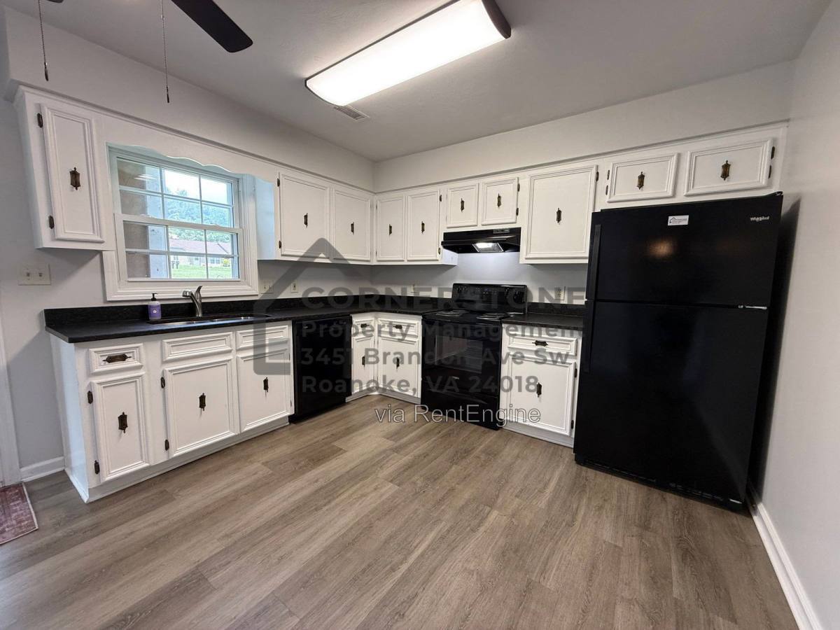 1103 Lakeview Pl – photo 4