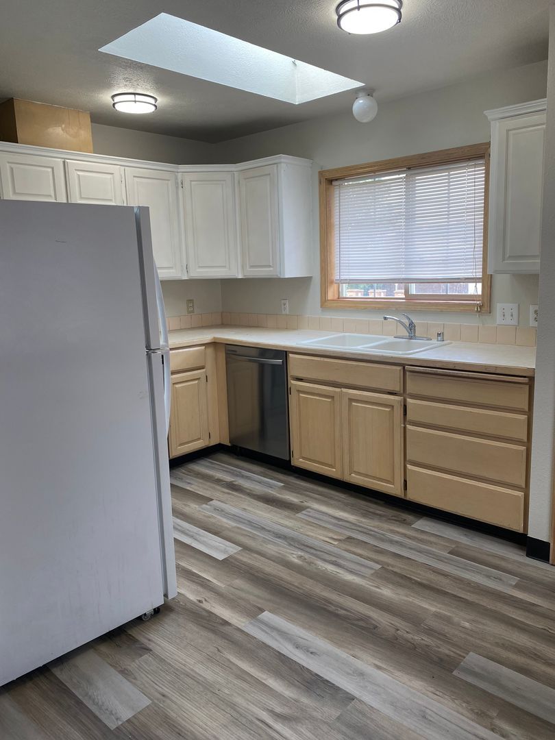 7106 N Wiscomb St unit 02 – photo 4