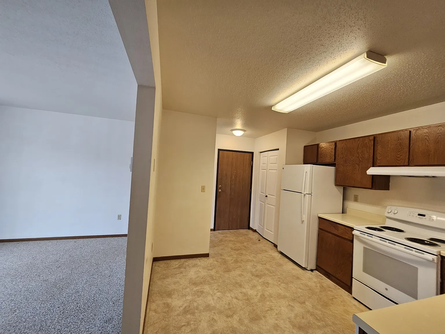 4325 Green Apartments – photo 3