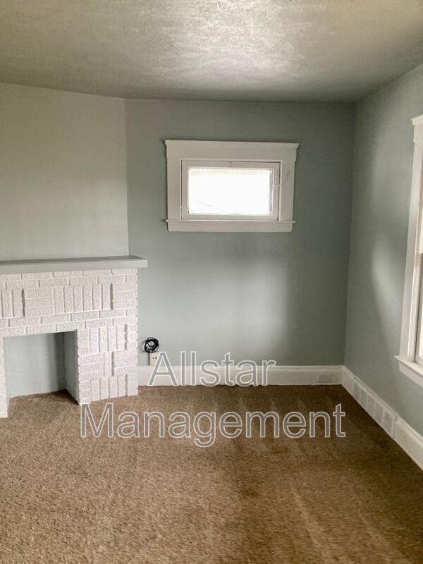 1005 E 140th St – photo 3