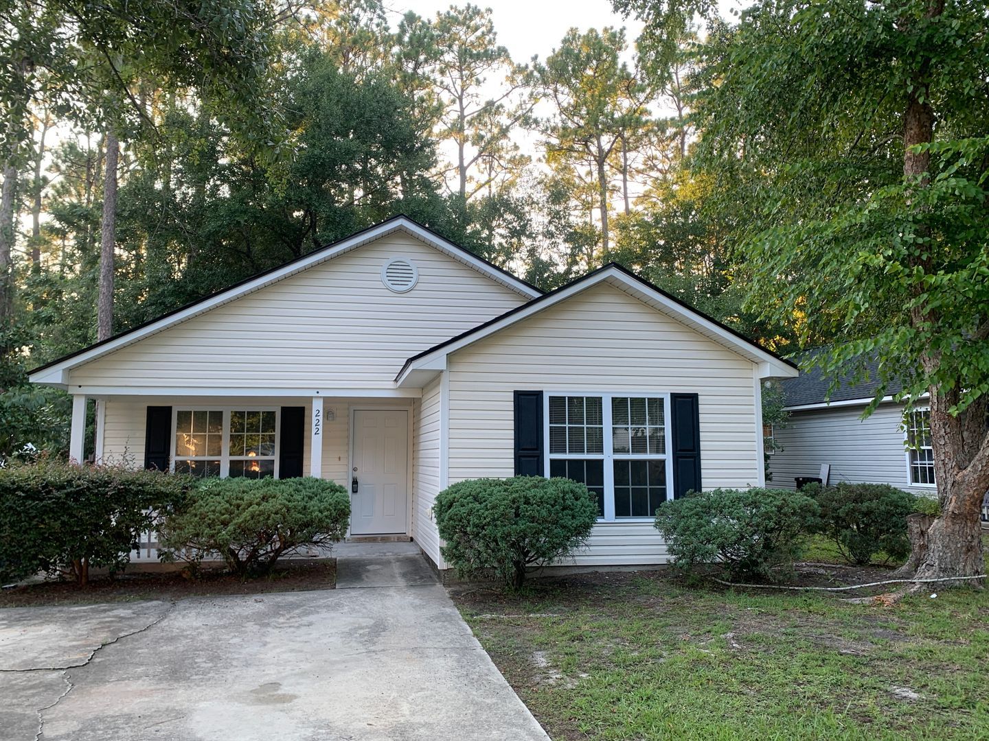 222 Charter Dr – photo 1