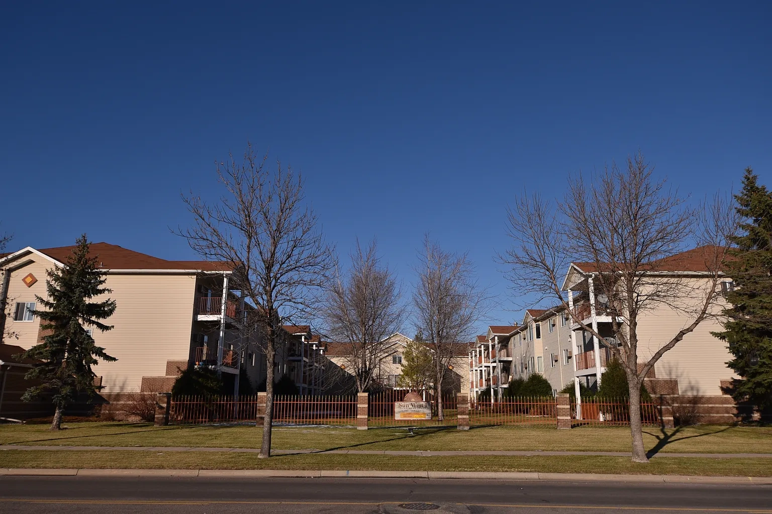 Sunwest I Apartments – photo 1