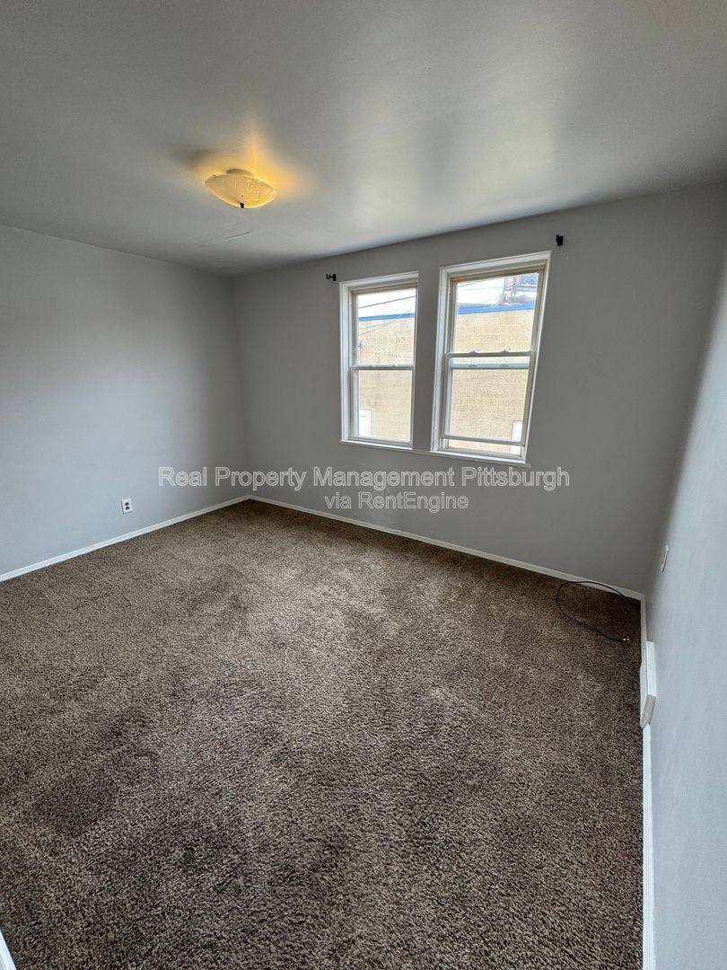 627 5th Ave – photo 3
