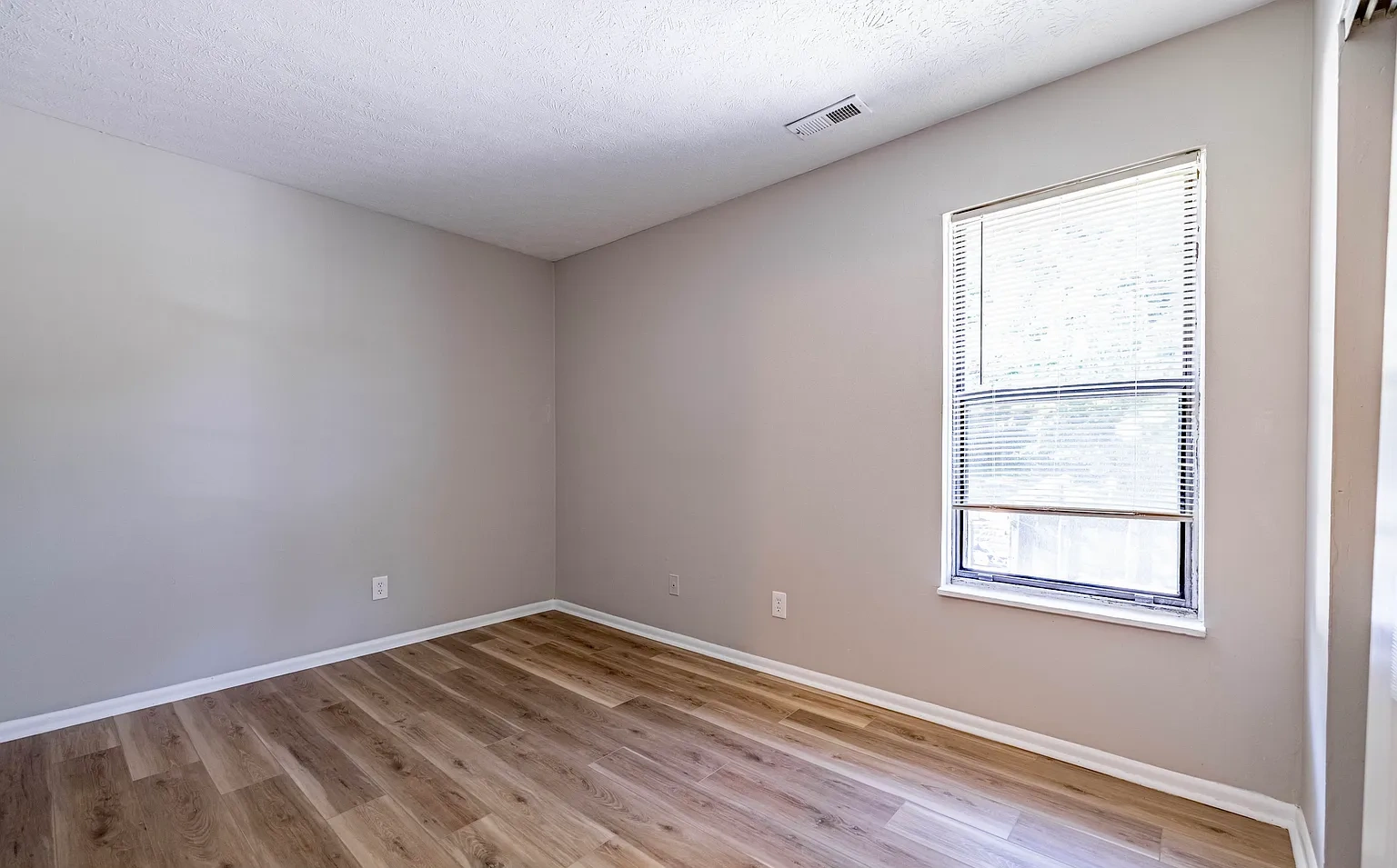 Emberwood Apartments – photo 3