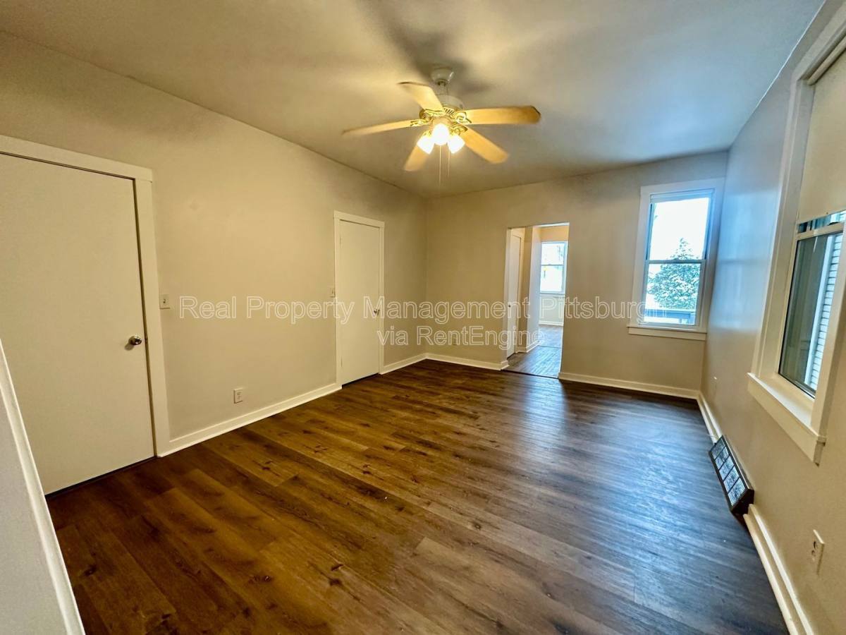 126 Earl St – photo 3
