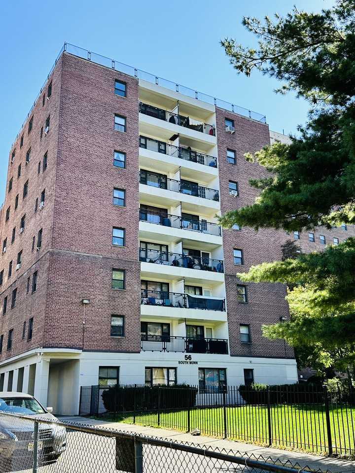 56 S Munn Ave unit #7G – photo 1