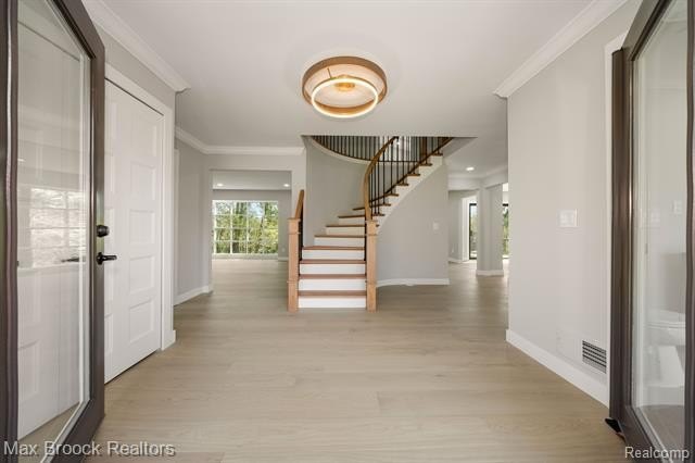 5240 Clarendon Crest St – photo 4