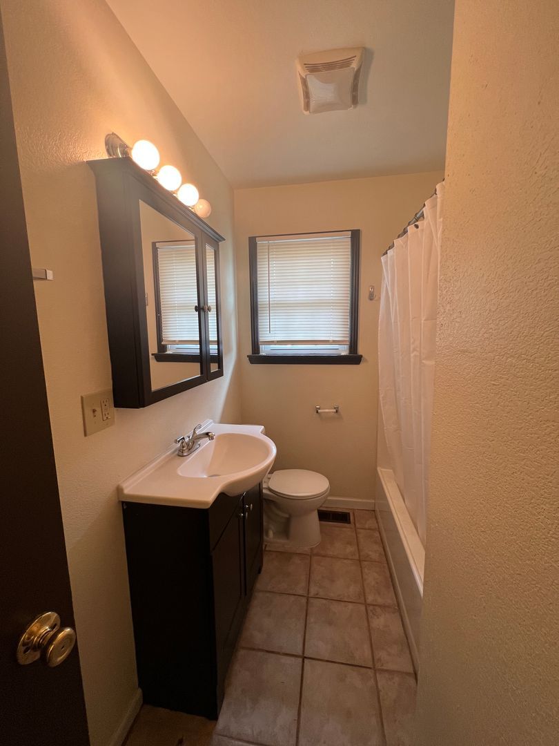 306 E Liberty St – photo 4