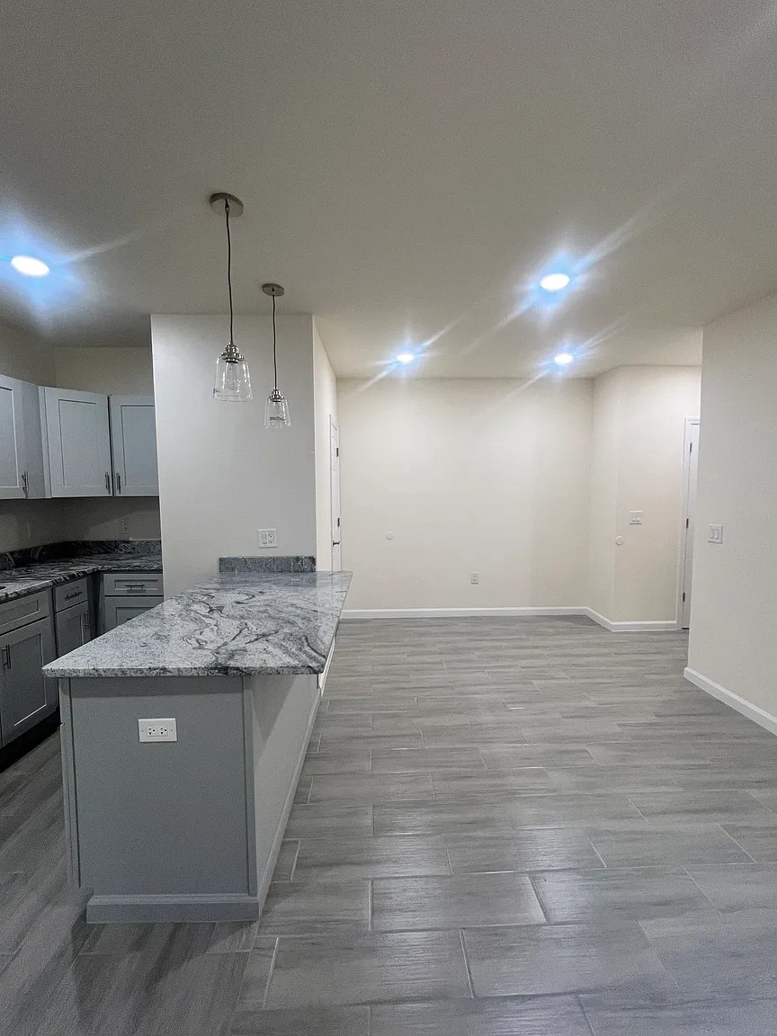 155 EVERGREEN PLACE – Floor plan
