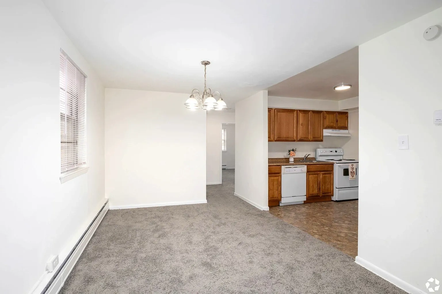 Karen Court Apartments – photo 3