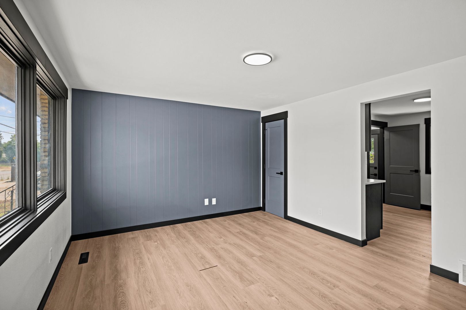 3717 N Perry St unit 3719 – photo 2