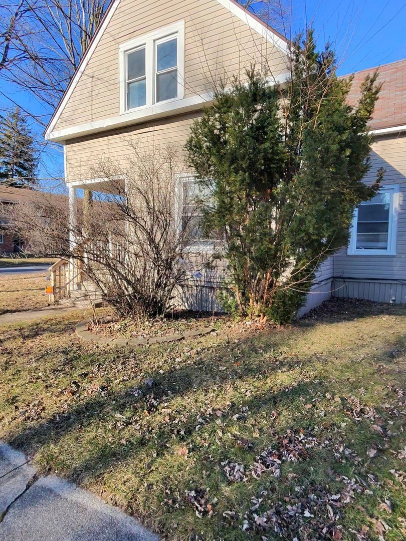 1420 Adams St – photo 3