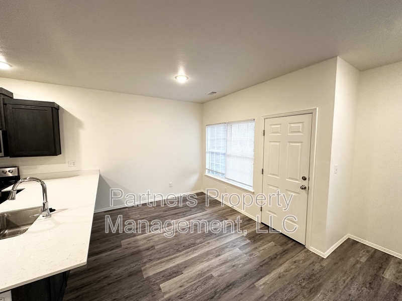 1035 S Benchmark Ln unit 1 – photo 4