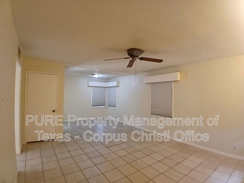 4701 Prinston Dr – photo 2