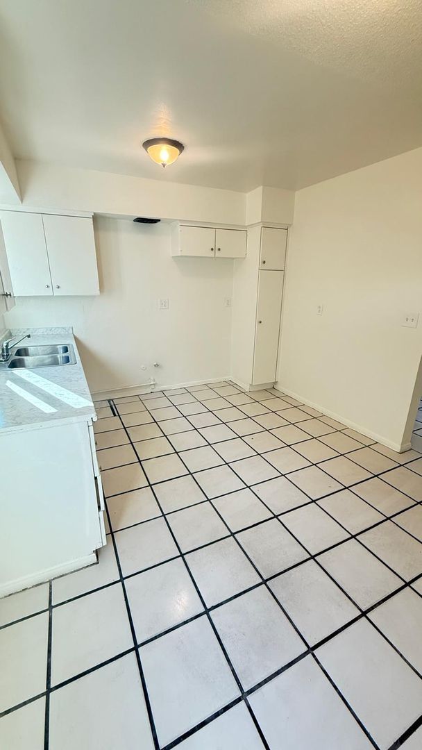 1521 N Sierra Way unit 1521 N. Sierra Way Apt.#1 – photo 1