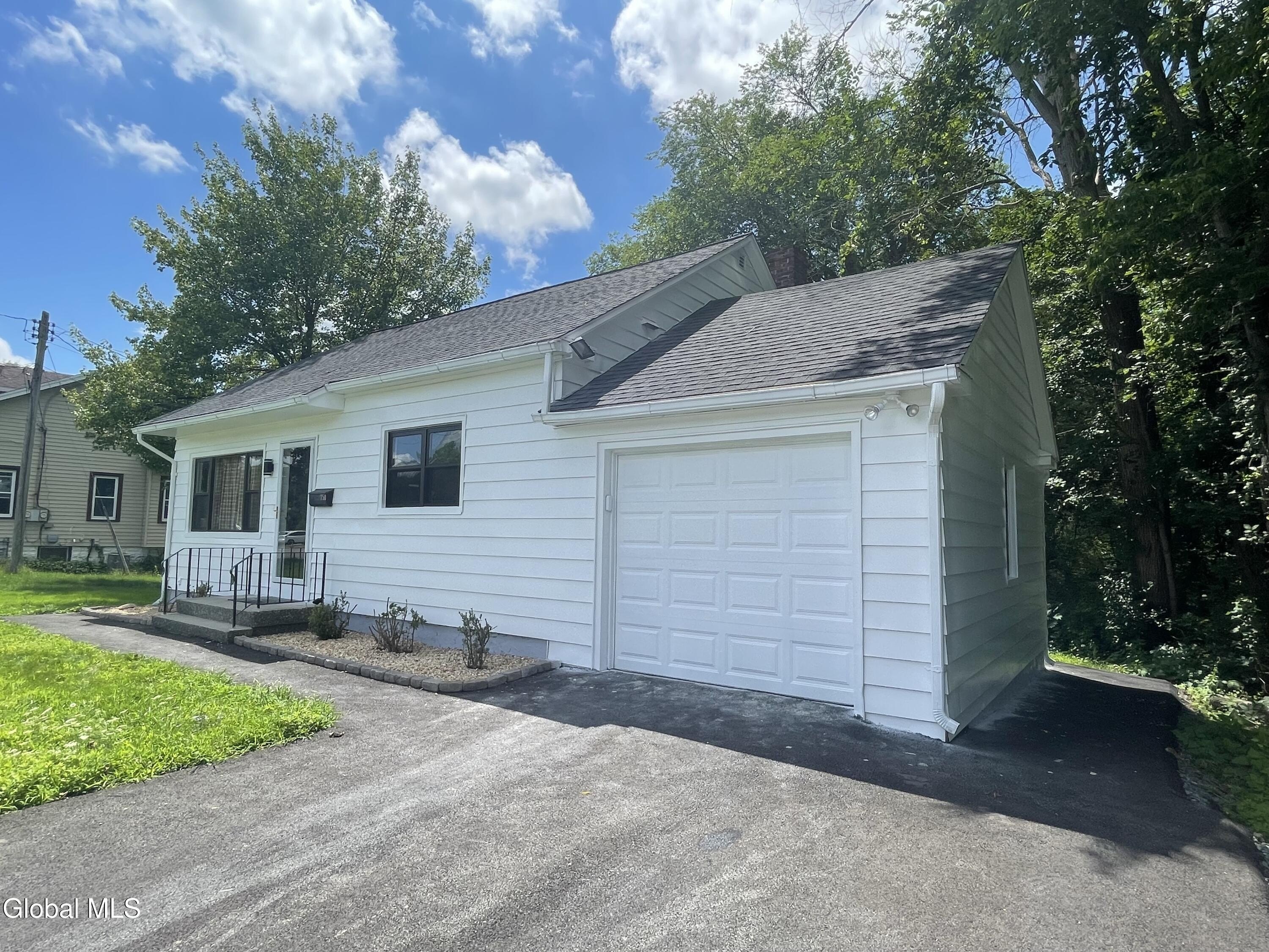 750 Columbia Turnpike – photo 3