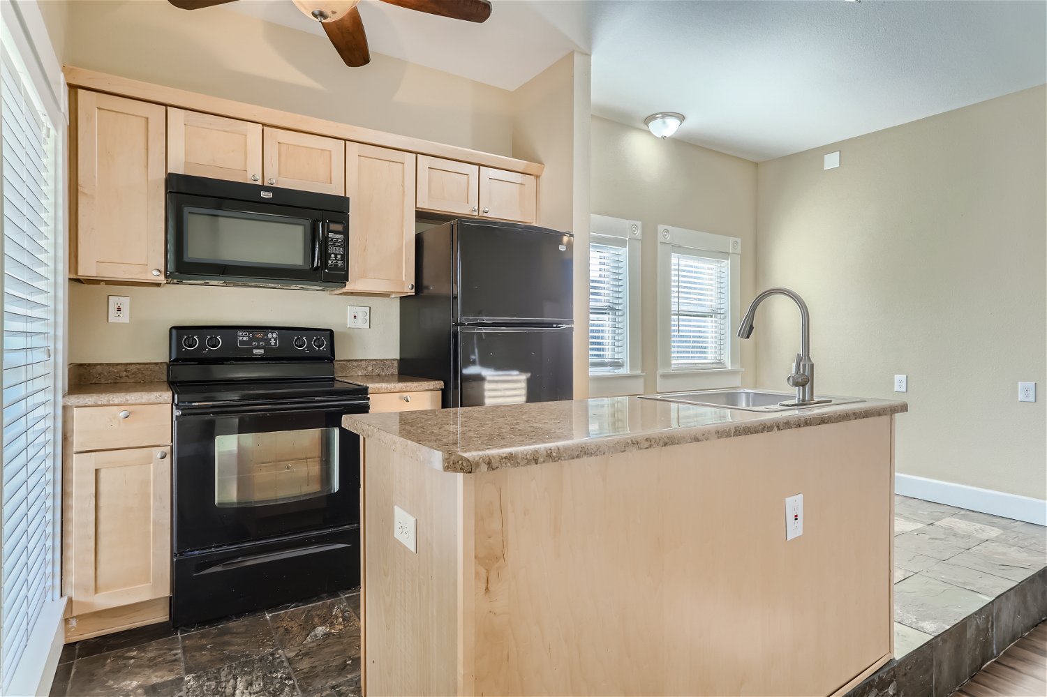 2418 Stout St unit 2 – photo 2