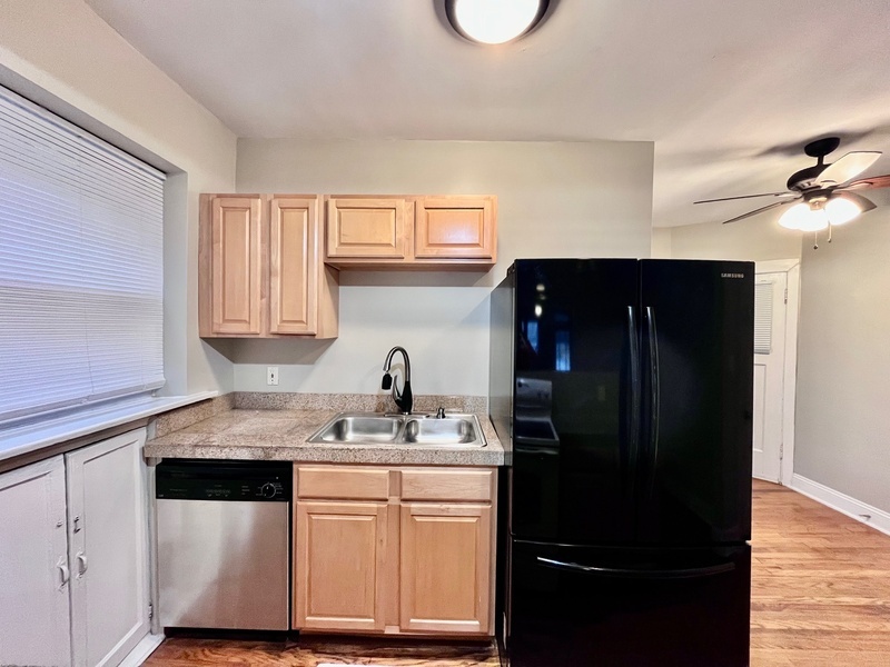 1535 McCausland Ave unit A – photo 4