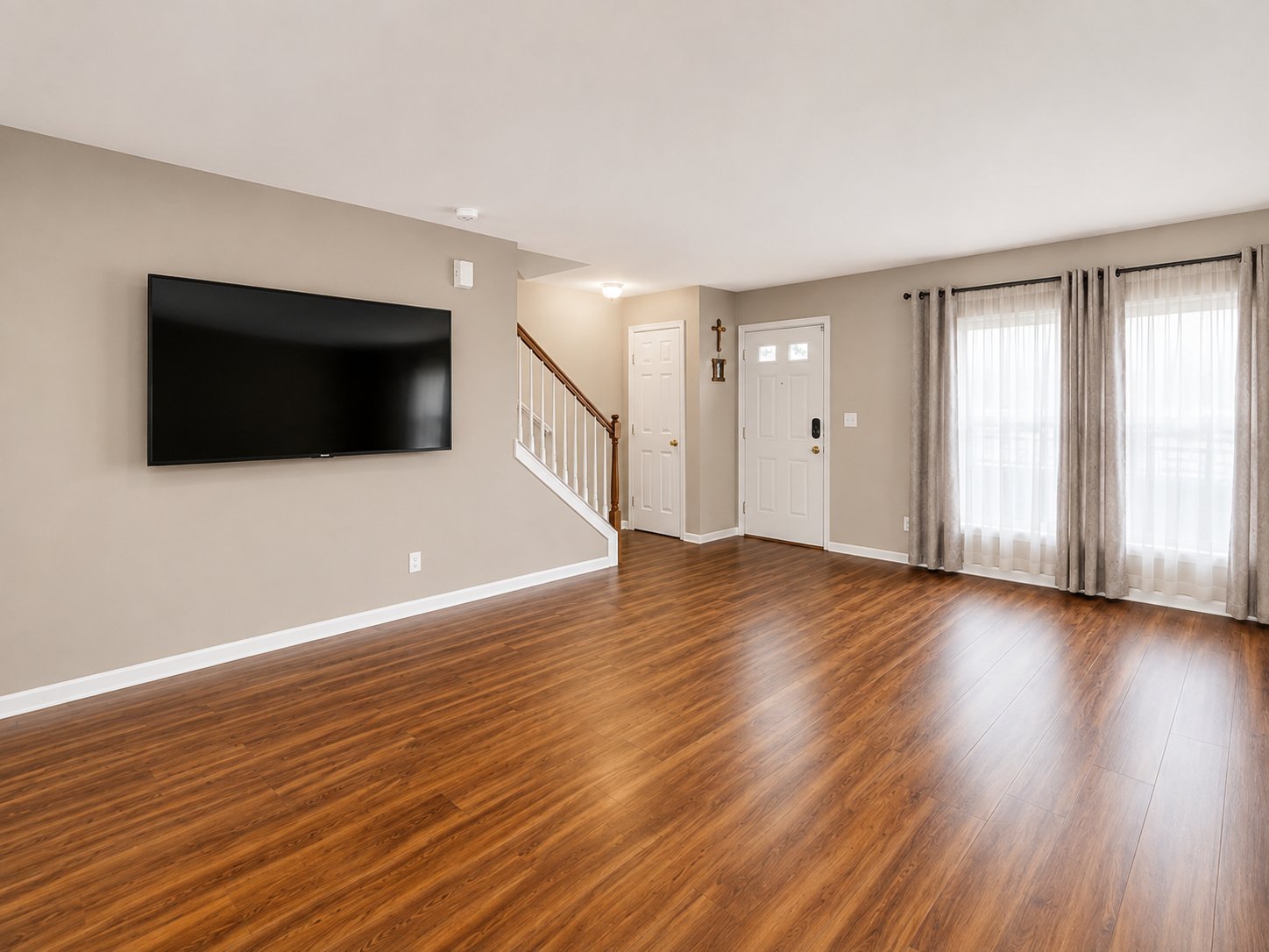 593 Lazelle Rd – photo 3