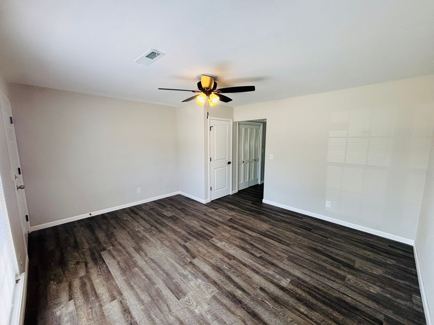 101 N Oak St unit Oak-11 RM – photo 4