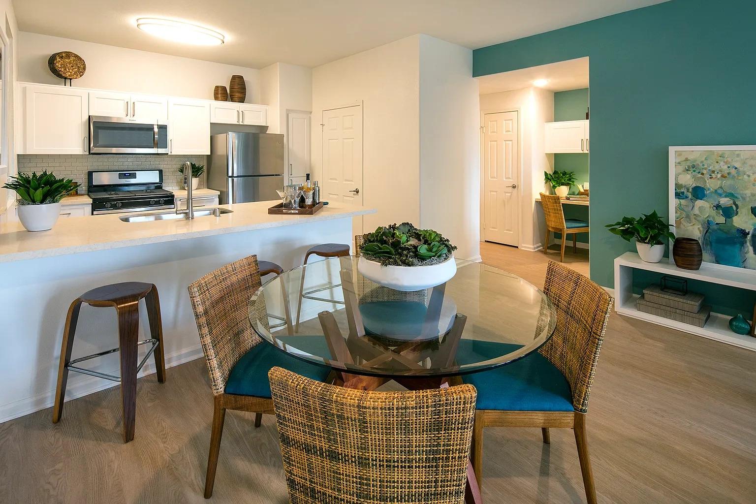 Del Rio Apartment Homes – photo 2