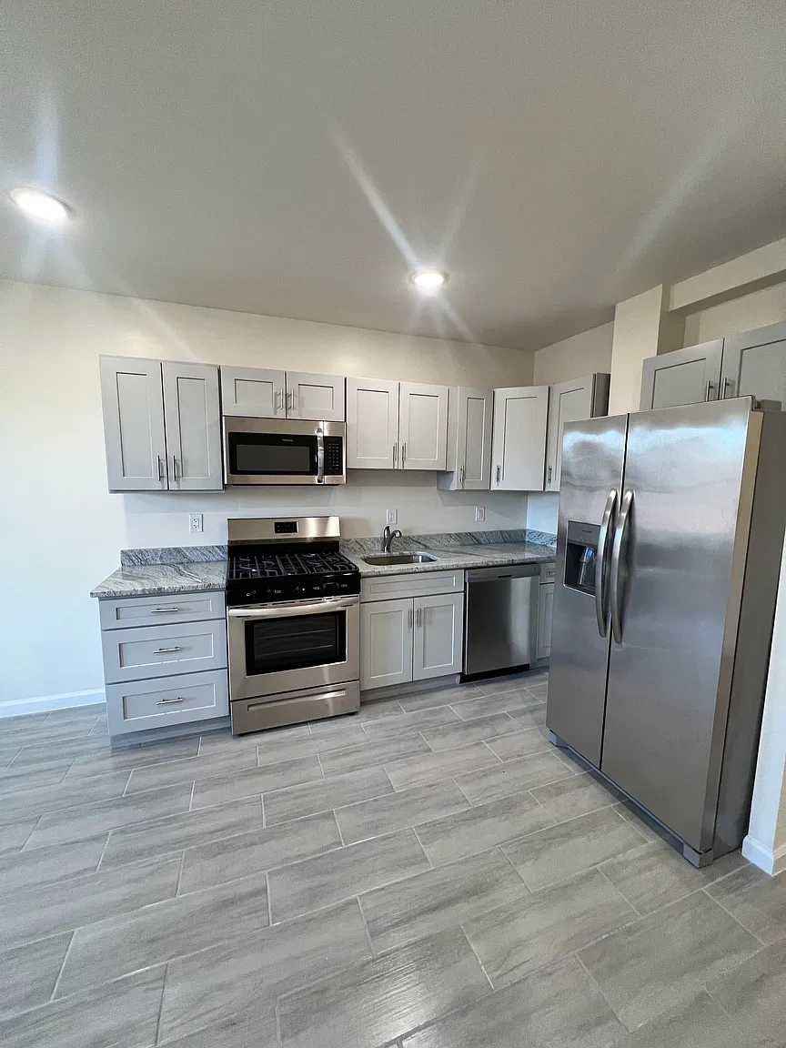 155 EVERGREEN PLACE – Floor plan