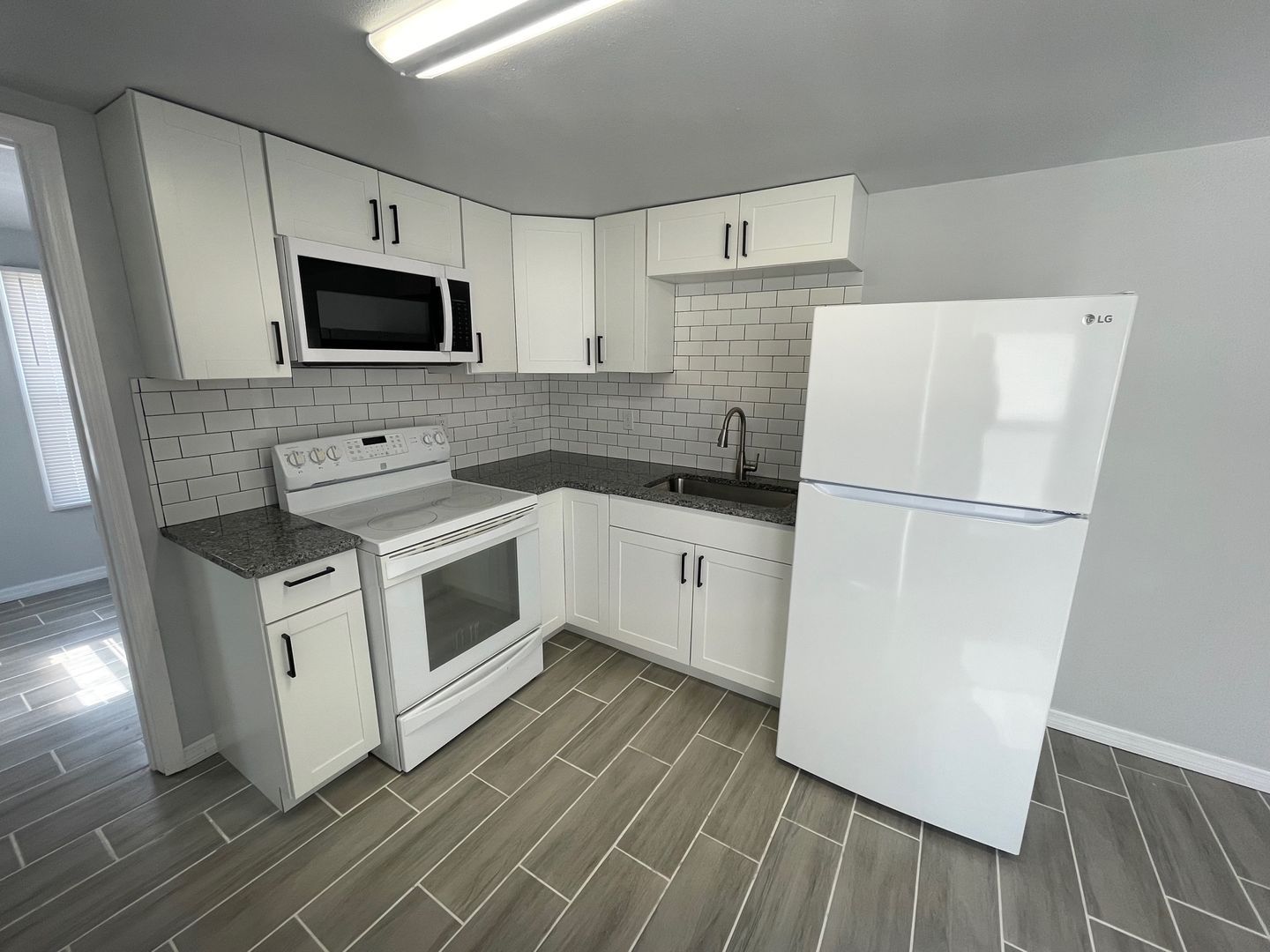 1106 50th Ave Dr W – photo 3
