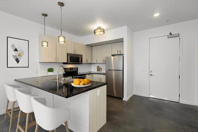 1220 E 35th Ave – photo 2