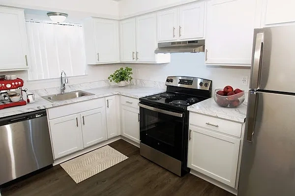 Uptown 11 Townhouses – photo 2