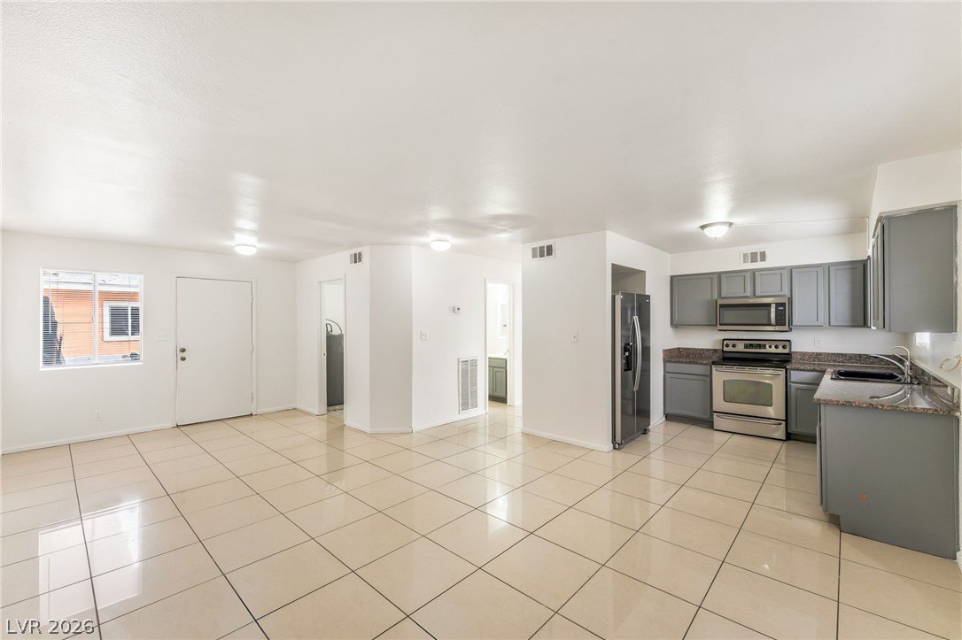 375 N 15th St #1 – photo 1