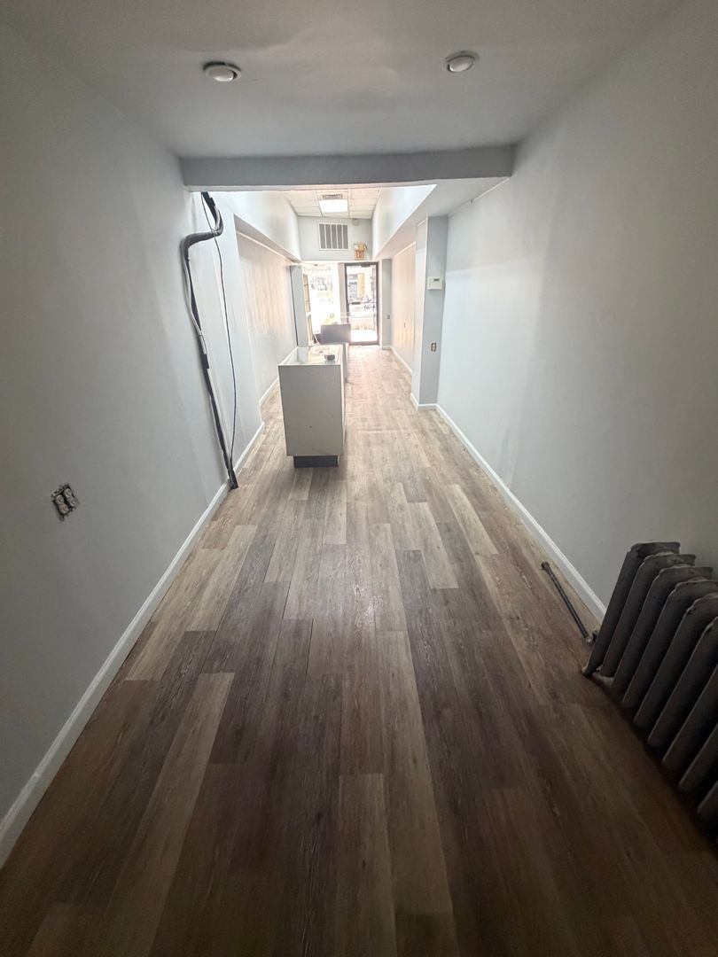 923 Hamilton St unit Commercial – photo 2