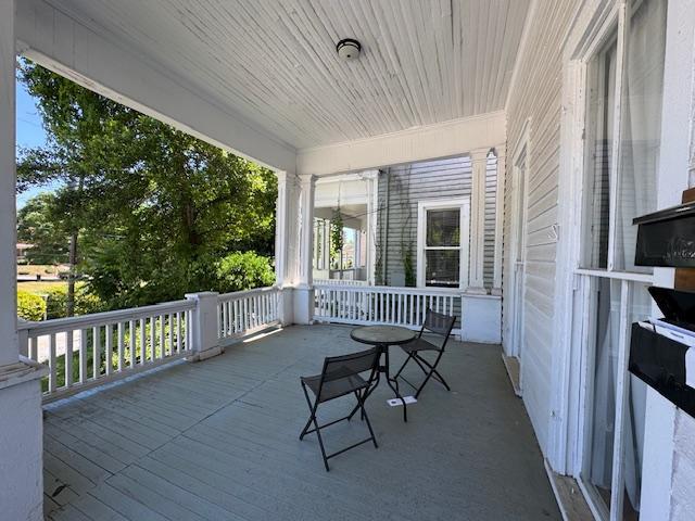 928 Magnolia St – photo 2