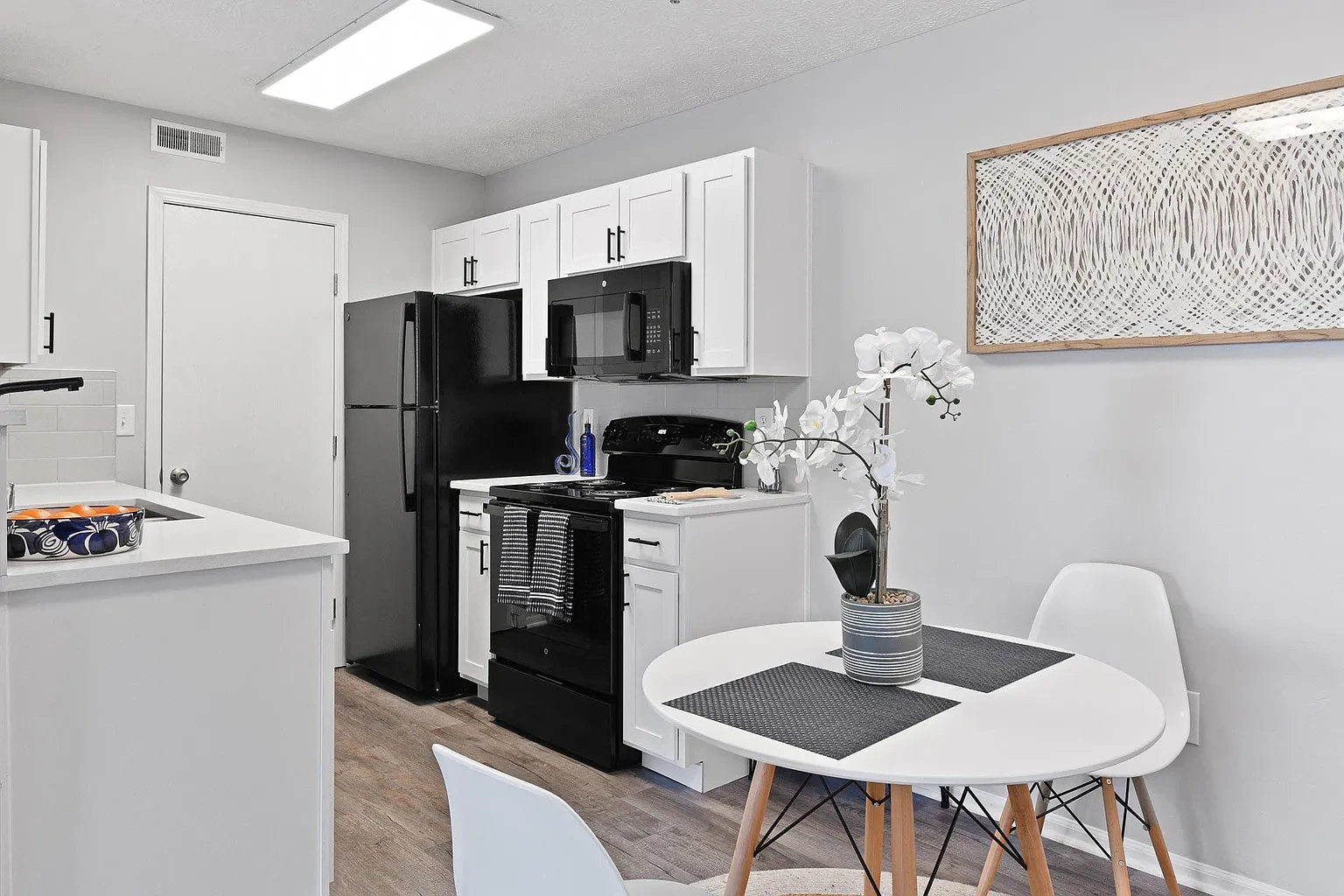 Trinity Lakes Apartments – photo 2
