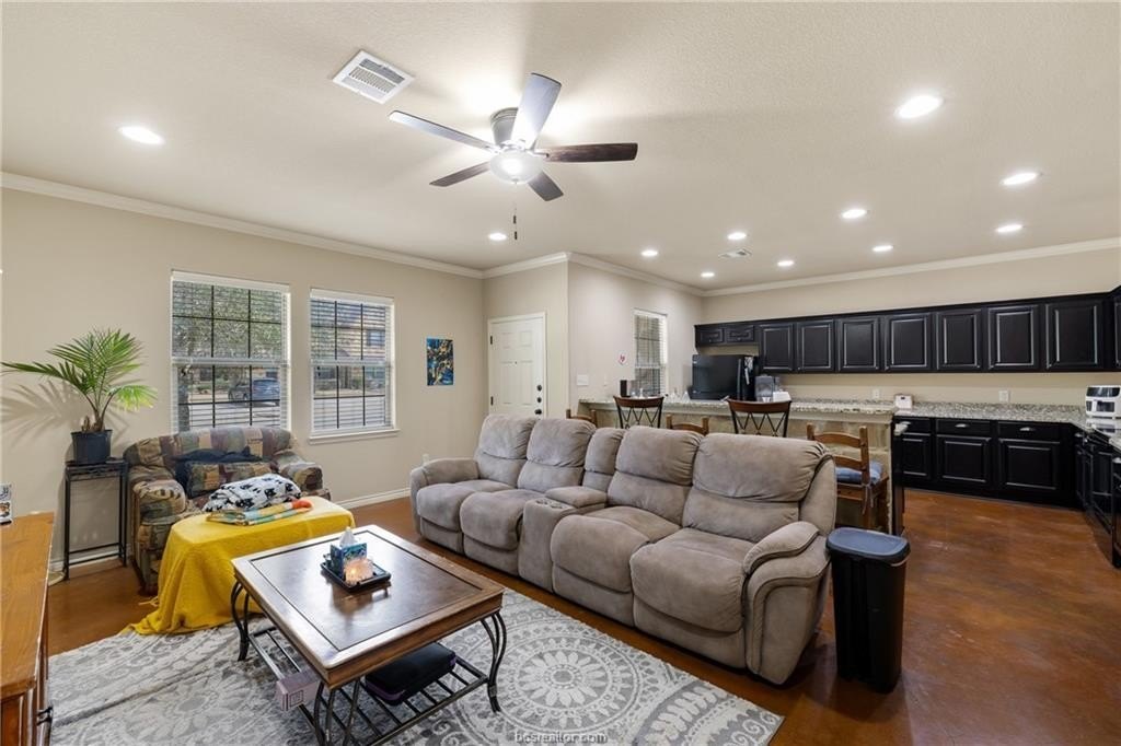 2902 Old Ironsides Dr – photo 3