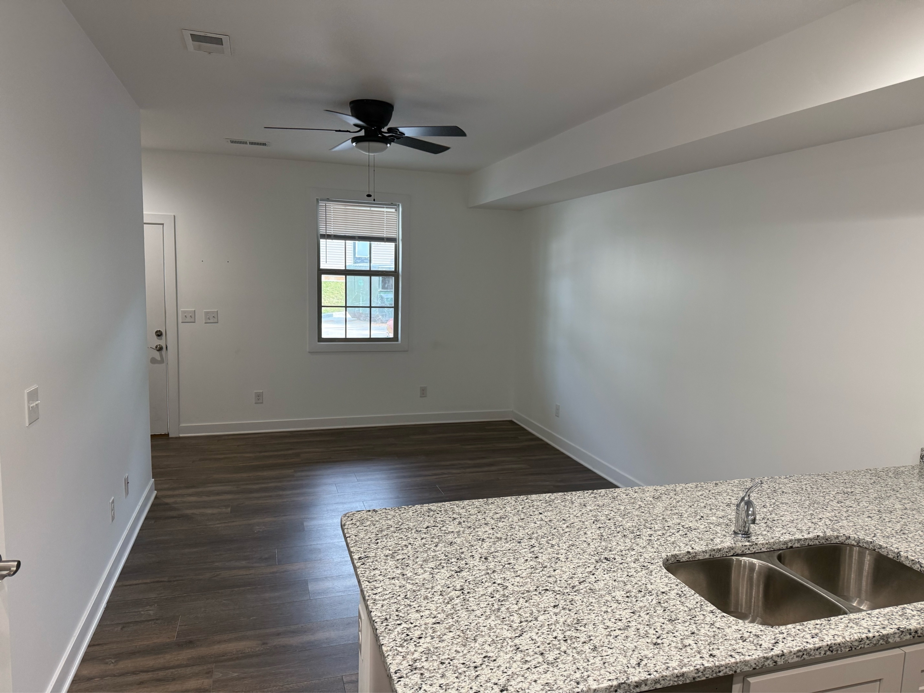 703 E Mt Vernon St – photo 3