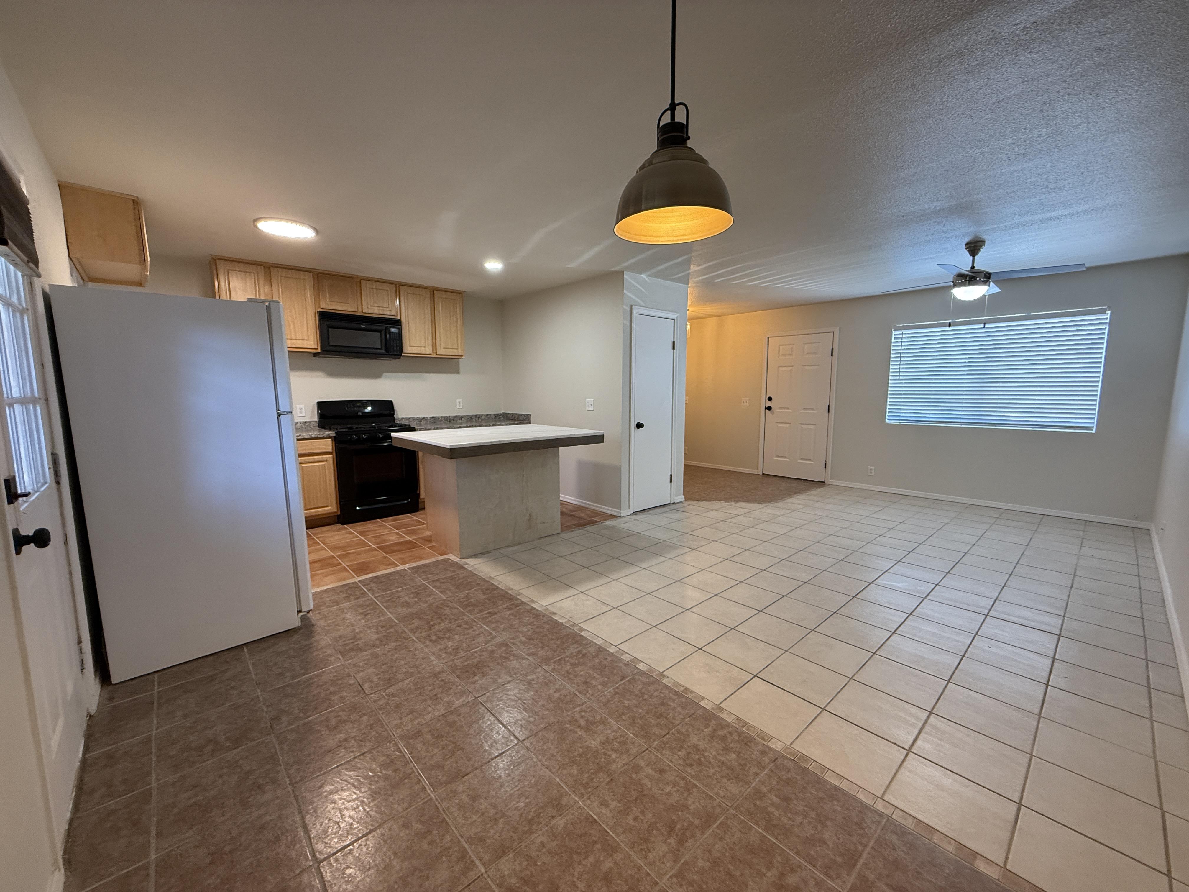 1101 S Avenue C unit C – photo 2