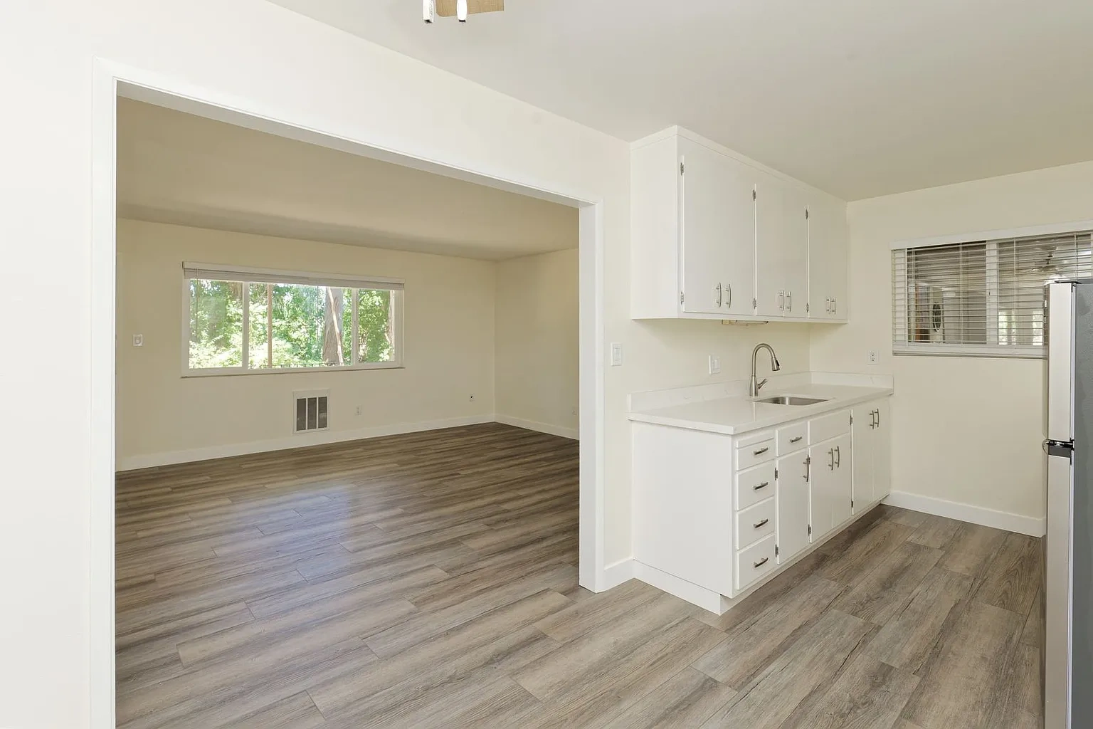540 Callan Ave – photo 2
