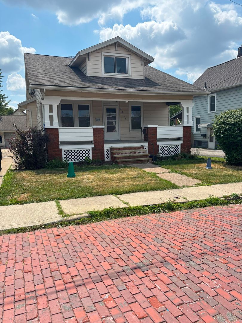3611 Buechner Ave – photo 1