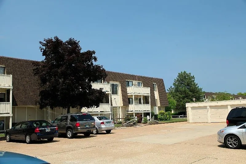 Oak Hills West Apartments – photo 5