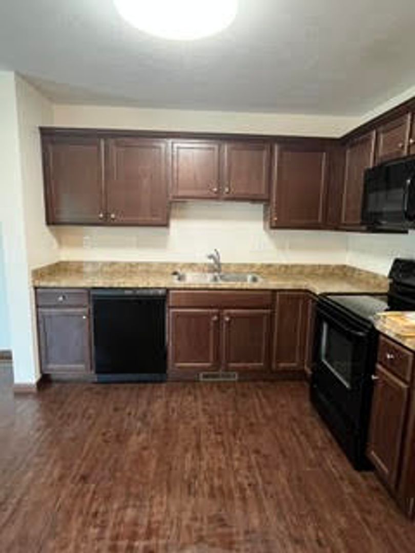 585 Birch Hill Dr unit 25 – photo 3