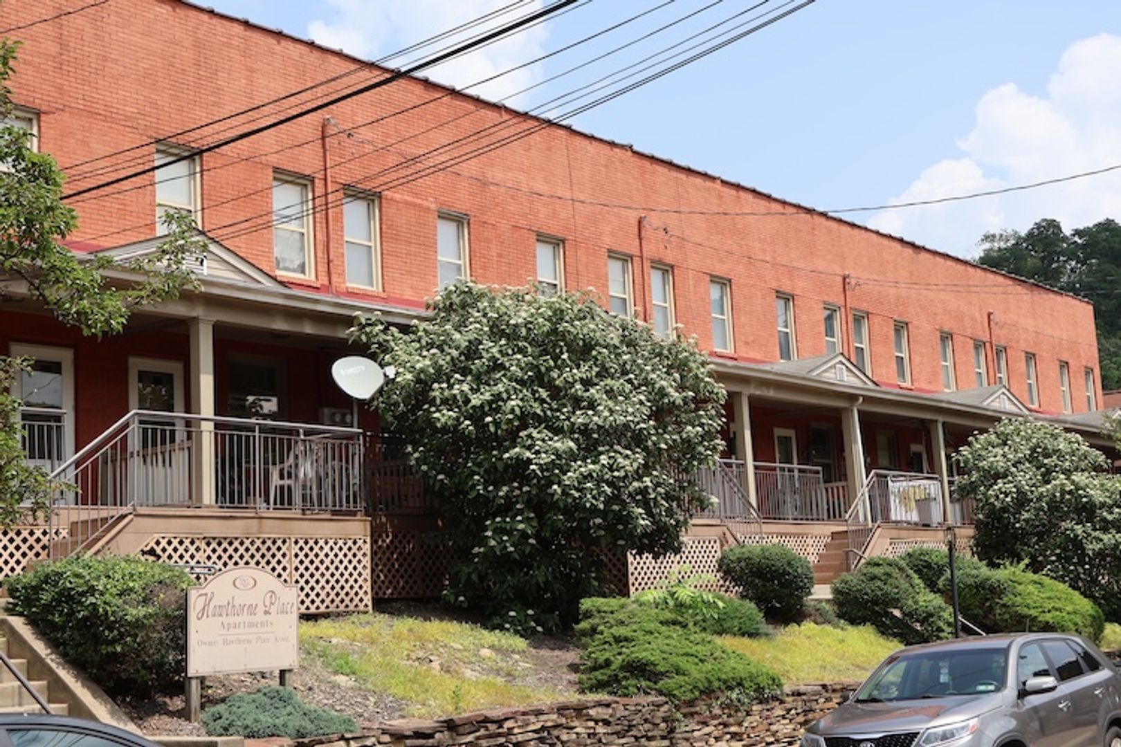 2255 Hawthorne Ave unit 2255 – photo 1