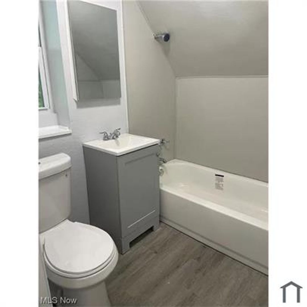 957 Parkway Rd unit 1 – photo 5