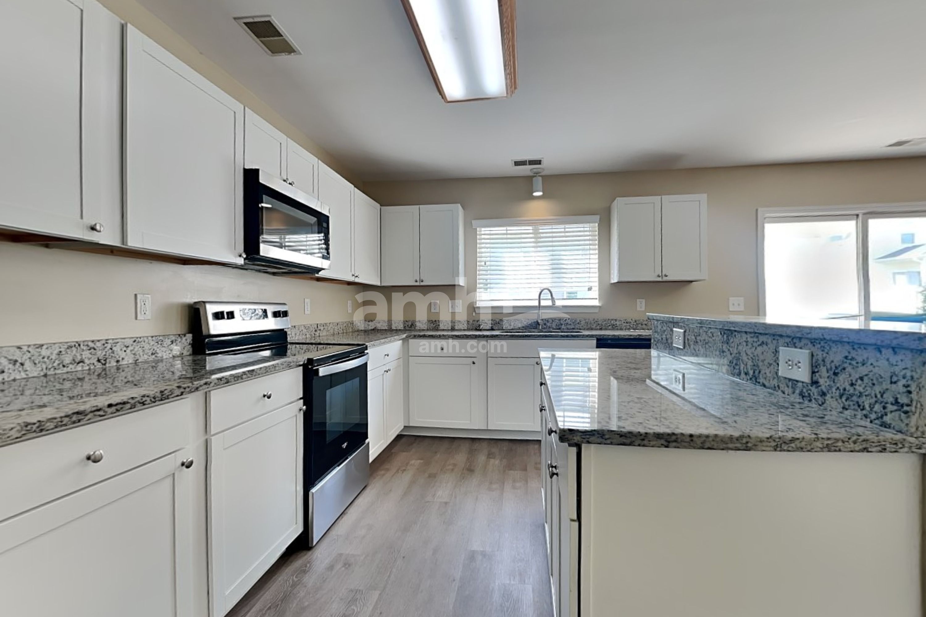 111 Graduate Ln – photo 3