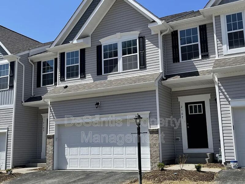 2105 Canterbury Dr – photo 1