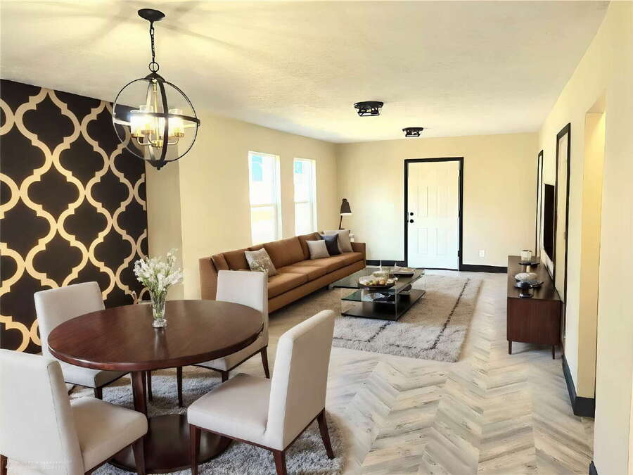 1310 N Leavitt Rd – photo 2