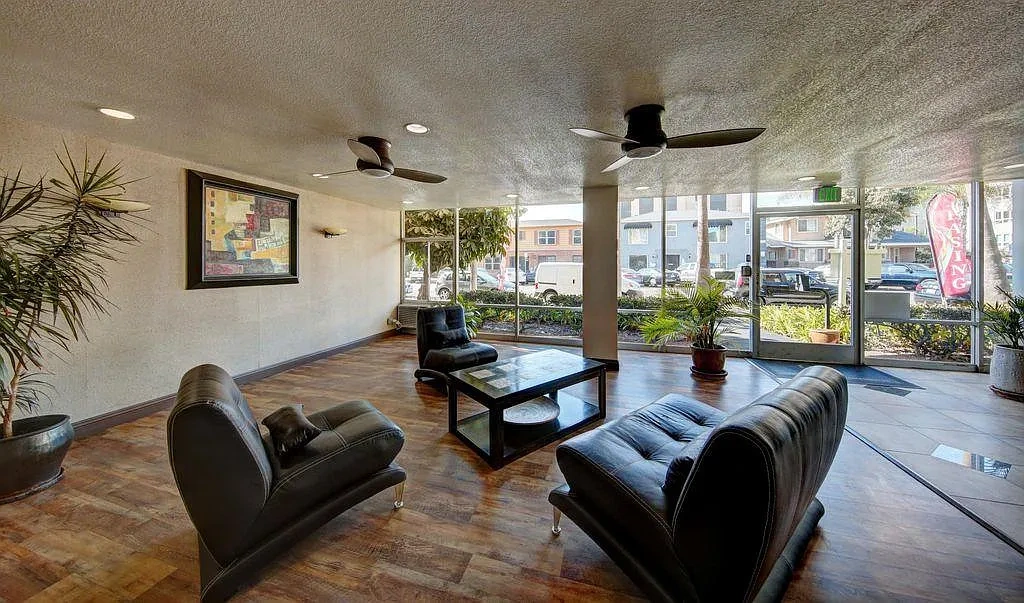 Linden Lofts Apartments of Long Beach – photo 1