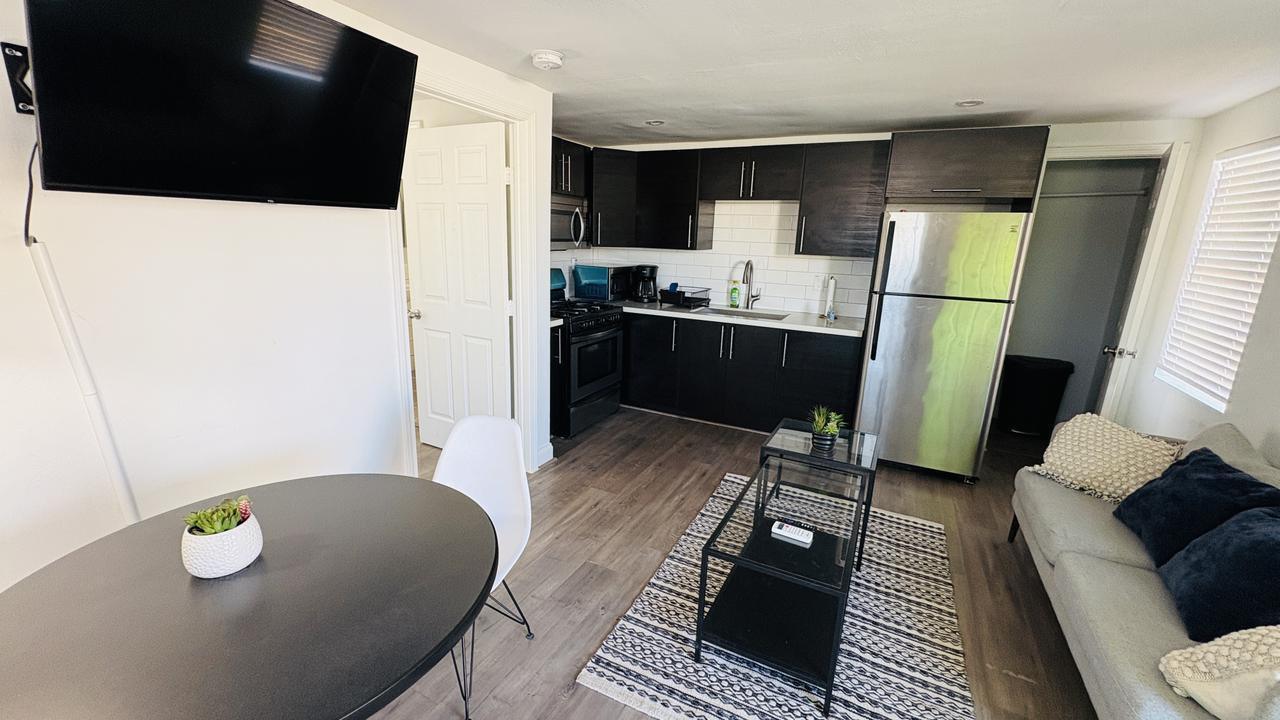 1038 Ashland St unit 5 – photo 4