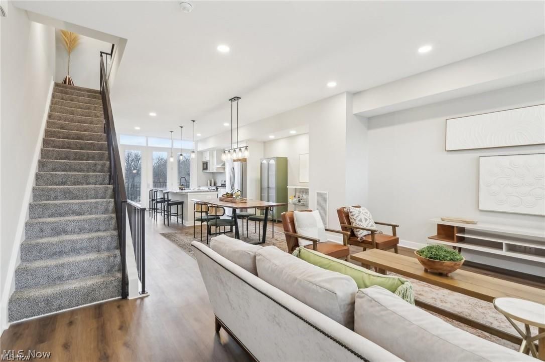 11214 N Park Pl – photo 5