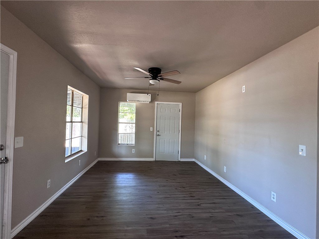 1217 Stone St – photo 3